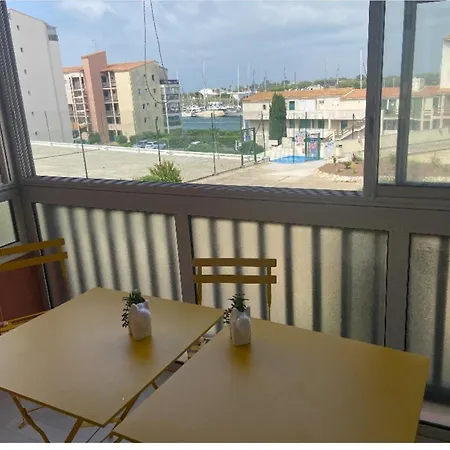 Le Cap D Piscine Et Tennis אגדה
